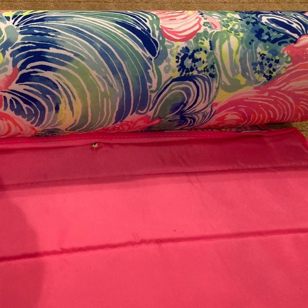 Lilly Pulitzer mat beach yoga Splash travel into summer roll up with pillow